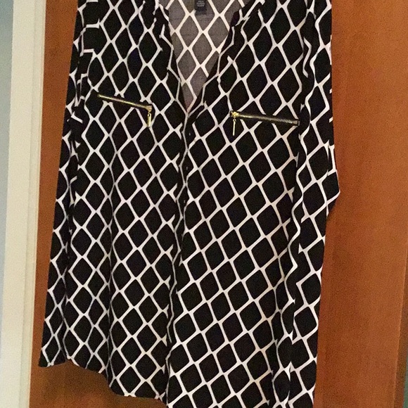 Top - Picture 2 of 2